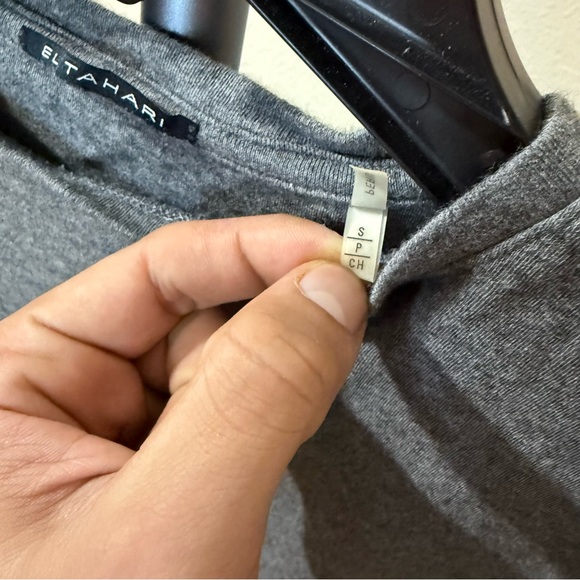 Elie Tahari Charcoal Short Sleeve Tee - Picture 3 of 7